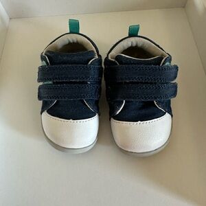 Ten Little Navy and White First Walkers - Size 4